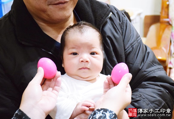 剃胎毛、滿月剃頭、嬰兒剃頭、嬰兒理髮、嬰兒剃髮、嬰兒剃胎毛、嬰兒滿月剃頭、寶寶剃頭、剃胎毛儀式、剃胎毛吉祥話、滿月剃頭儀式、滿月剃頭吉祥話、寶寶剃胎毛、寶寶滿月剃頭理髮、 新北新莊區剃胎毛、新北新莊區滿月剃頭、 新北新莊區嬰兒剃頭剃胎毛、新北新莊區嬰兒理髮、新北新莊區嬰兒剃髮、朱寶寶(新北新莊區到府嬰兒寶寶滿月剃頭理髮、免費到府嬰兒剃胎毛儀式吉祥話)。到府剃頭剃胎毛主持、專業拍照、DVD光碟、證書。★購買「臍帶章、肚臍章、胎毛筆刷印章」贈送：剃頭、收涎、抓周，三選一。2016.01.02 照片3